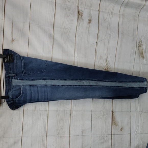 SIMPLY Vera Vera Wang Mid-Rise Straight Leg Jeans, Size 10 - Picture 11 of 14